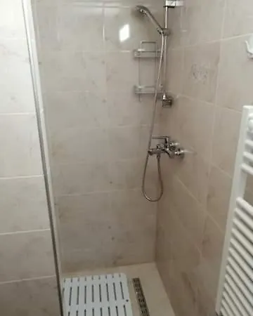 Konukevi Gyongyver Panzio 2*